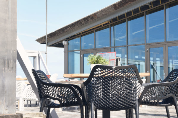 Barhocker und Stühle